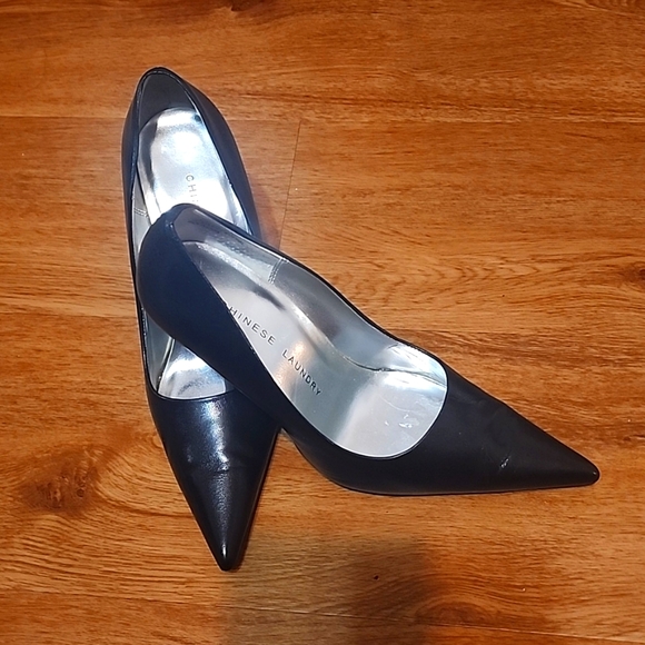 Chinese Laundry - Picture 3 of 6